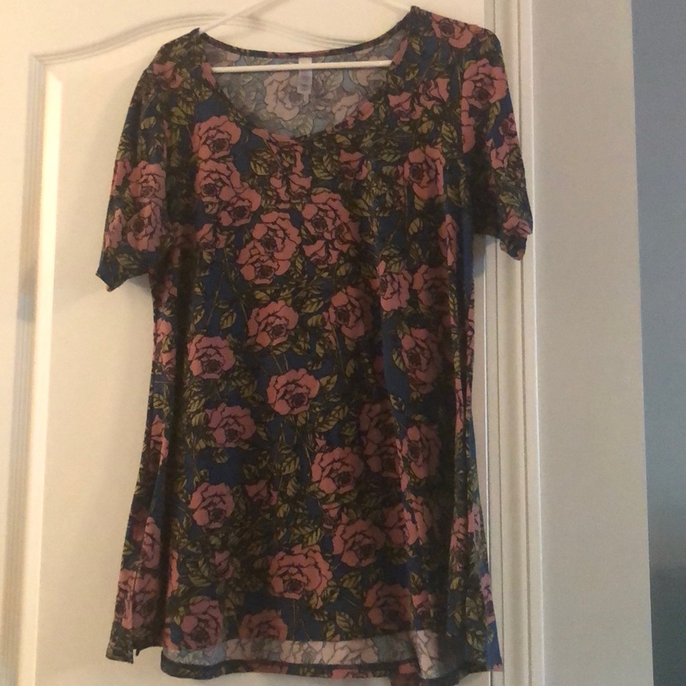 Lularoe size L Perfect T
